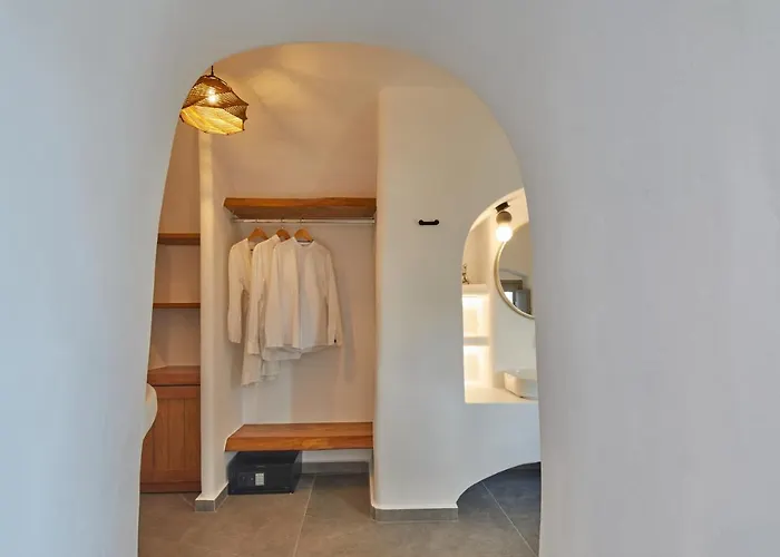 Allure Breeze Oia (Santorini)