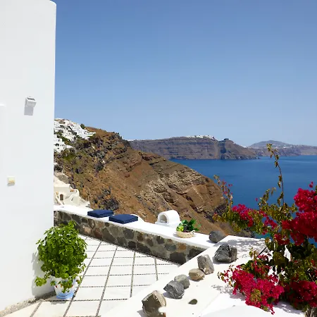 Allure Breeze Bed and Breakfast 4*