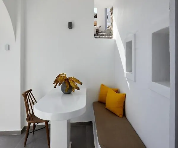 Allure Breeze Bed and Breakfast 4*